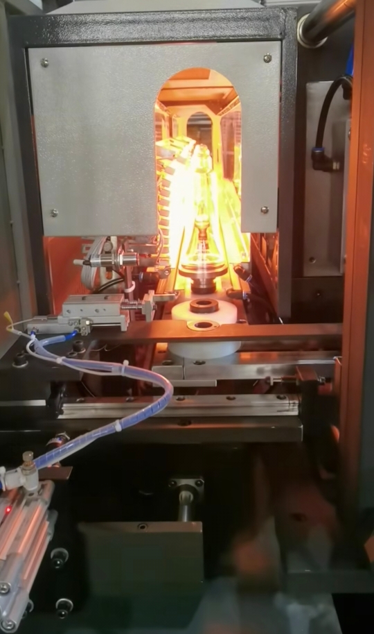 PET bottle blow molding preheating